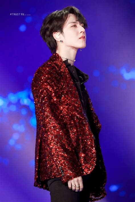 วันนี้ (6 มกราคม 2563) สำนักข่าวspotvnewsรายงานว่า ยูคยอม หนึ่งในสมาชิกวง got7 เตรียมเซ็นสัญญากับค่ายฮิปฮอปชื่อดัง aomg หลังจากสัญญาของเขาที่ทำกับทางค่าย jyp. Пин от пользователя Bukling🍑🌴 на доске ยูคยอม в 2020 г
