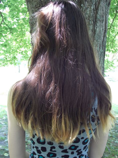 In this process, a diluted solution that is far gentler on your hair is used. Desdemona's Handkerchief: Turquoise Dip Dye