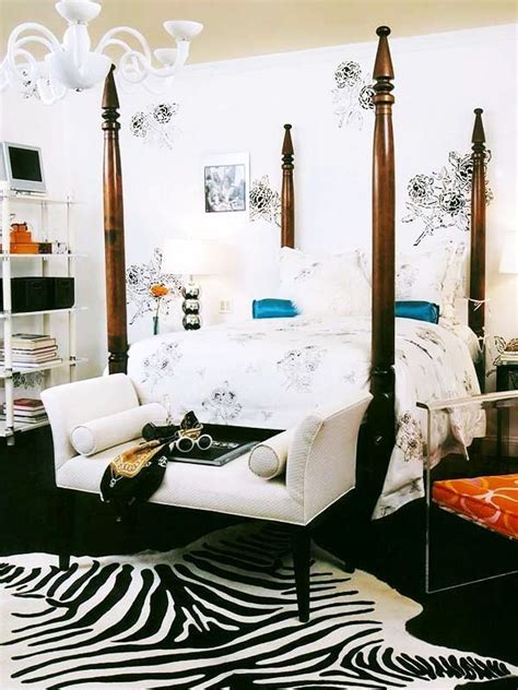 Best zebra bedroom decorations ideas pinterest. How To Incorporate Zebra Print Into Your Bedroom's Décor