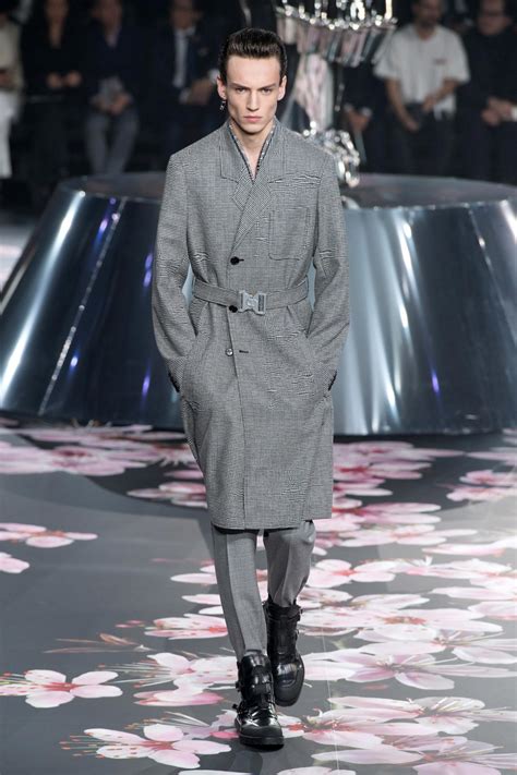 Le Défile Dior Homme à Tokyo Crée Lévénement