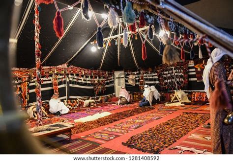 Traditional Bedouin Tent Saudi Arabia Arabian Foto Stock 1281408592