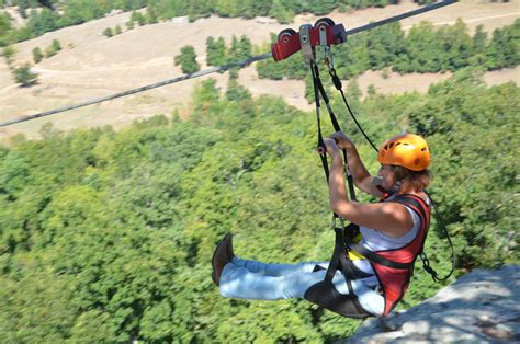 Horseshoe springs cabins is just a quarter mile from cross bar offroad park. Travel Arkansas: Falling for Cabins - AY Magazine