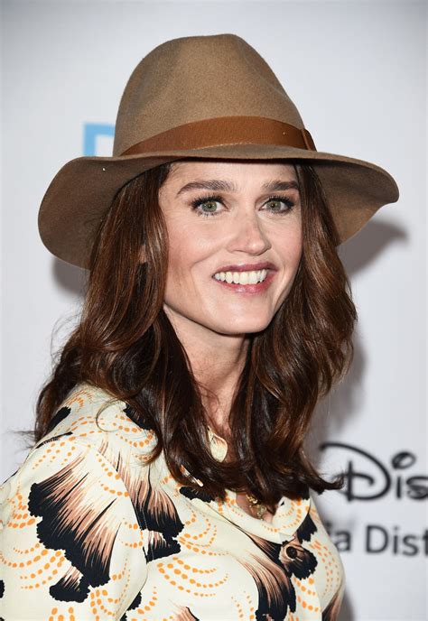A very familiar bird over most of north america, running and hopping on lawns with upright stance, often nesting on porches and windowsills. ROBIN TUNNEY at Disney/ABC International Upfronts in ...