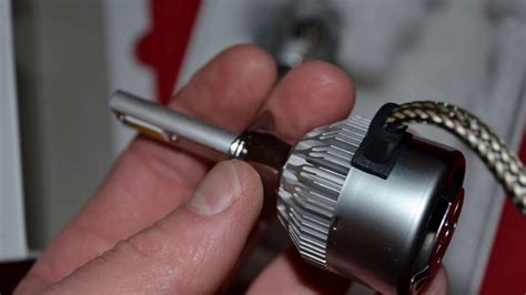 Ampoules led ampoule led 12v ampoule led 7w ampoule gu10 led ampoule h4 led ampoule h1 led ampoule g9 led ampoule ampoules maïs led. Ampoule H1 à LED pour votre auto - YouTube