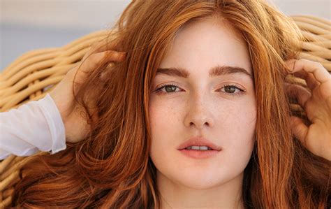 Jia Lissa Model Women Face Looking At Viewer Redhead Portrait