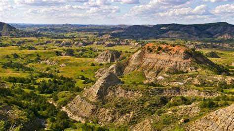 7 Of The Most Beautiful Places To See In North Dakota