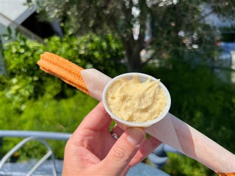 Review Pumpkin Spice Churro With Brown Butter Cream Cheese Dipping