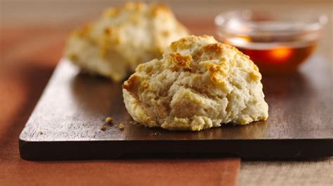 Cut in margarine with a fork or pastry blender until it resembles cornmeal. Baking Powder Biscuits Recipe - BettyCrocker.com