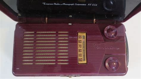 Antique Emerson Radio And Phonograph Model 640 Radio Maroon For