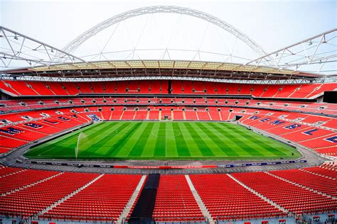 Club wembley is the ultimate stadium members' club, ranging from the privacy of a corporate box to the spine tingling excitement of the bobby moore club. Wembley Stadium Tour for Two | lastminute.com