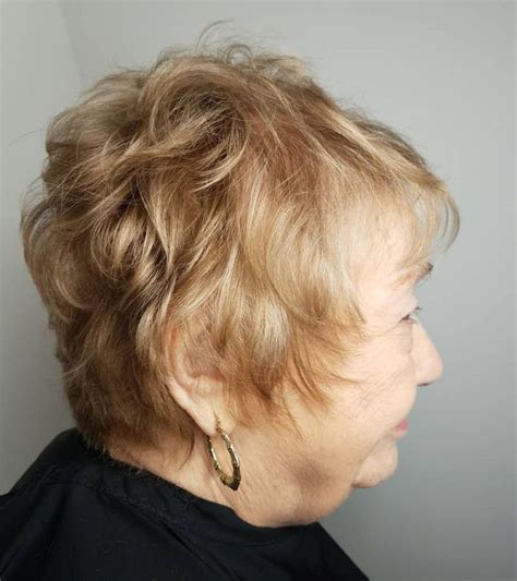 12 Glory Hairstyles For Older Women With Jowls