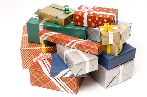 A Big Pile Of Nicely Wrapped Presents Easy T Ideas