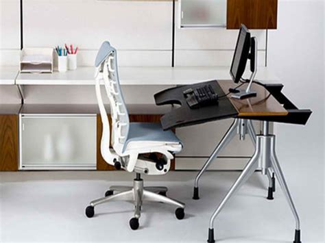 Why We Should Apply Chair And Ergonomic Computer Desk
