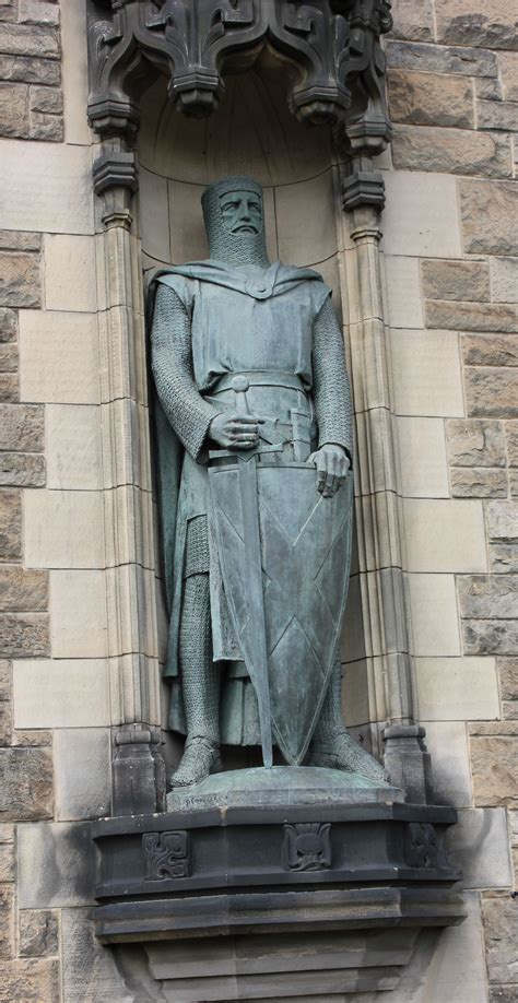 Free entrance to over 70 heritage sites all over scotland, including guaranteed entry to edinburgh castle and stirling castle. Edinburgh Castle entrance; William Wallace statue at ...