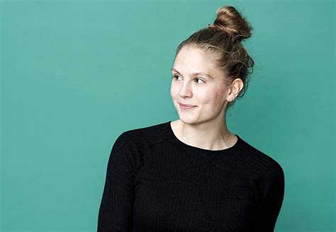 Emma Holten ”jeg Er Stolt Af Alle De Kvinder Som Tager Et Nøgenbillede Det Er Sejt Woman Dk