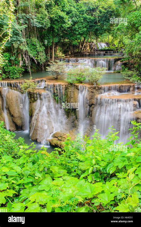 Huay Mae Khamin Wasserfall Berühmte Natürliche Sehenswürdigkeit In