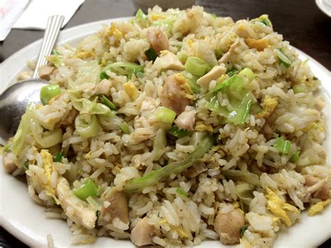 The finished fried rice is full of fragrance from the salted fish.transparent: Hamachi Kama: Chicken and Salted Fish Fried Rice