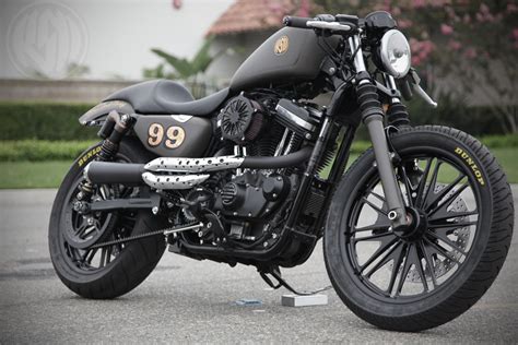 The holes lightening thanks to their special geometry. Cafe Racer Special: Cafè Sportster