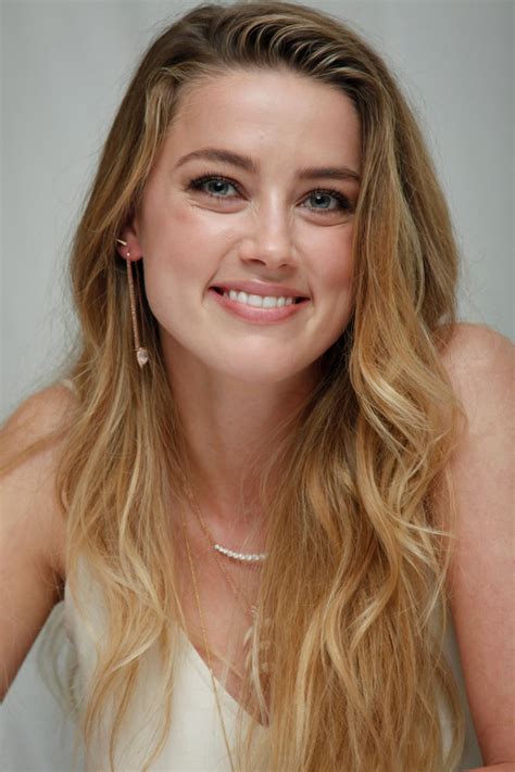 Родилась 22 апреля 1986 года в остине (штат техас, сша). Amber Heard - 'Magic Mike XXL' Press Conference in West ...