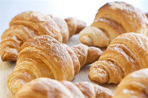 Biscotti, torte, crostate, dolci al cucchiaio, crostate, ciambelle dolci: Cornetti allo yogurt: la ricetta veloce per prepararli ...