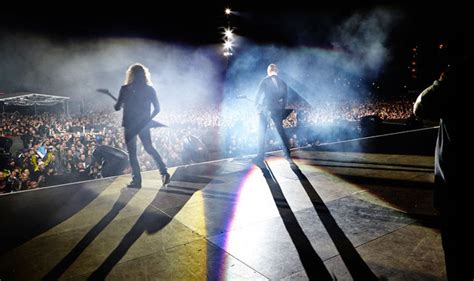 Hayatı ve yaşayış biçimi neredeyse herkese örnek olmuştur. Metallica Tawarkan Pertunjukan Gratis di The Night Before ...