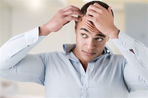 ضبط معاذ عيسى المتهم بغرس مفتاح سيارة في رأس زميله بحلوان. StriveME - كيفية العناية بالشعر الخفيف