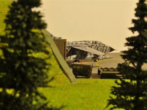 Aber auch für die reine beschaffung darf man sich nicht zu lange zeit lassen. Panavia Tornado ECR, Revell 1:72 von Alexander Hillmann