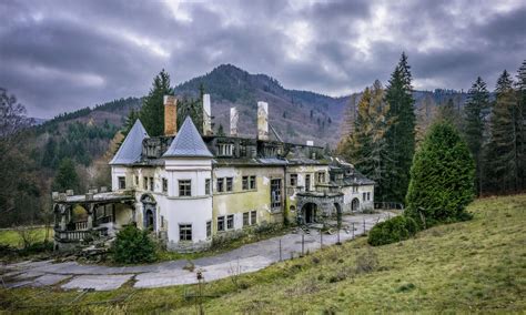 The 20 Most Haunted Places In The World Wanderlust