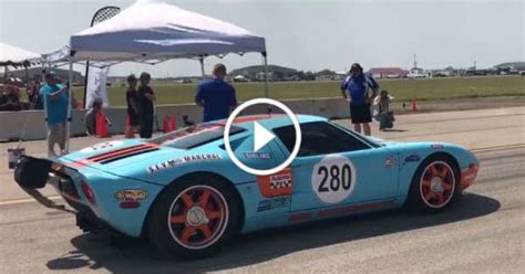 This Ford Gt Performs The Worlds Fastest Standing Mile Watch The Run