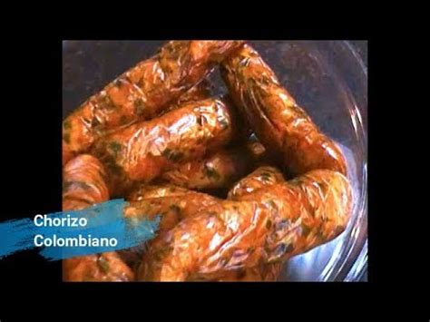 Vierta la marinada y cubra todo con las pancas de choclo. chorizo colombiano |Colombia sausage| En la olla cocina ...