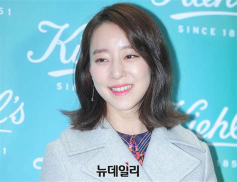 윽박::돈스파이크의 돈스테이크를 한번 해볼게요 (eugbak mukbang)최고다윽박eugbak. 포토 배우 고우리, 청순한 단발머리 | Save Internet 뉴데일리