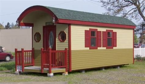 Amli evanston offers 1 & 2 bedroom apartments in evanston, il. 200 Sq. Ft. Irish Cottage Tiny House: Would You Live Here?