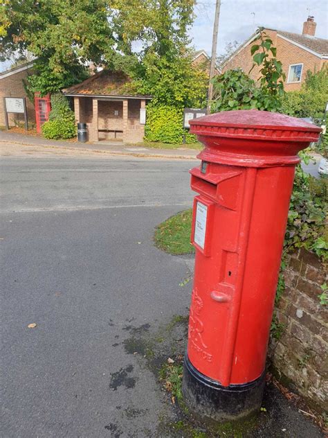 Gc8dw1n A Fine Pair 1373 ~ Pulham St Mary Letterbox Hybrid In