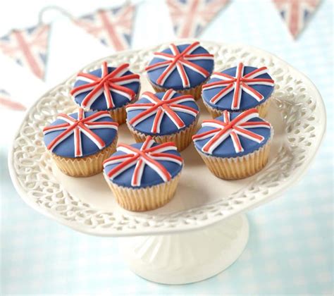 Cupcake recipe ideas: Union Jack decorated cupcakes - Photo 1