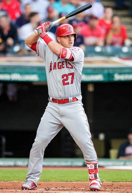 Mike Trout Body Measurements Stats Angels Baseball Baseball And Softball