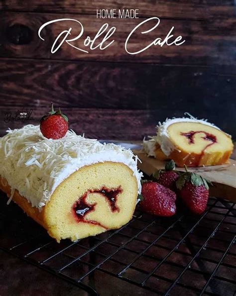 Bolu gulung (swiss roll) adalah kue bolu yang dipanggang di loyang dangkal, diberi isi berupa selai atau buttercream dan digulung. foto-gambar-bolu-gulung-@niguayola-@tokokueboluenak ...