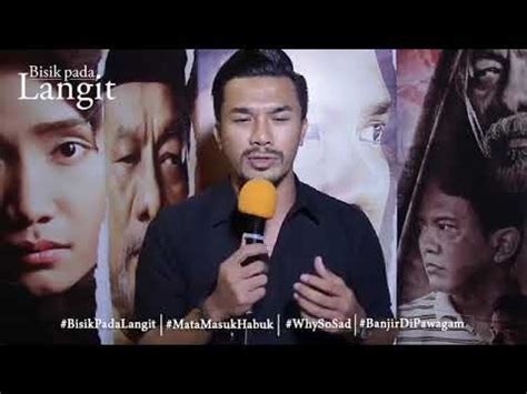 As a father, wak does everything he can in order to fulfill her dreams. Ummi Nazeera || Review film Bisik Pada Langit - YouTube