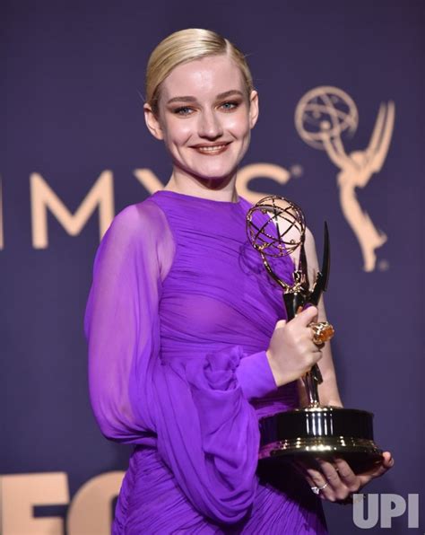 Photo Julia Garner Wins Award At Primetime Emmy Awards In Los Angeles