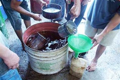 Oleh karena itu, lampu ini juga terkadang bisa digunakan sebagai souvenir pernikahan atau kado ulang tahun. Rumus Kimia Minyak Tanah - Rumus Kimia