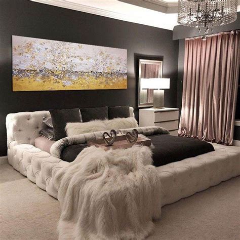 20 Creative Ideas For Master Bedroom Wall Decor To Style Up Your Room