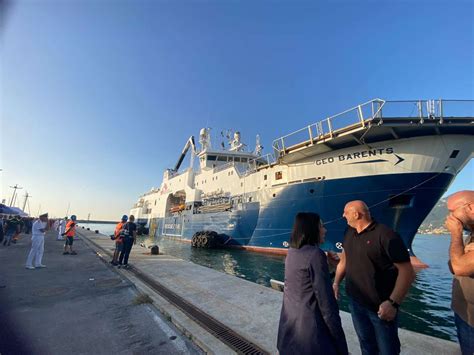 Napoli Giunta La Geo Barents Con 48 Migranti A Bordo