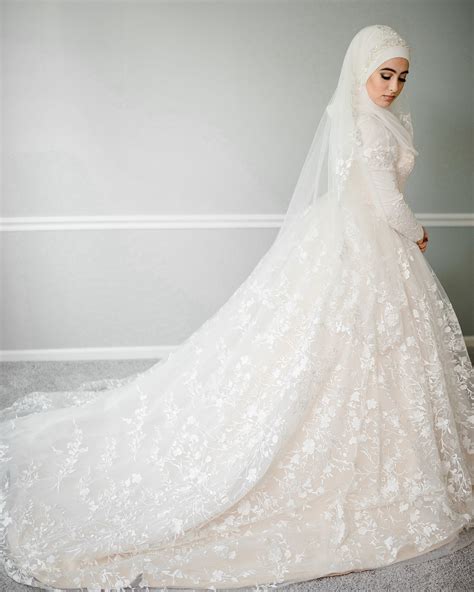 New Islamic Muslim Hijab Lace Ball Gown Long Sleeve White High Neck Modest Wedding Gown Vestido