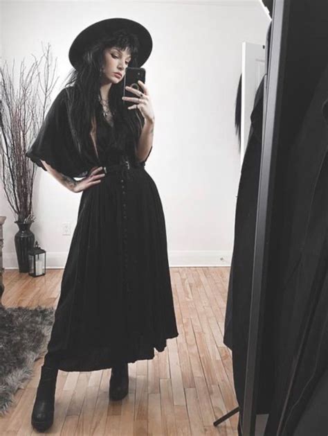 Pin By Rose Garland On Maximalist Romantic Witch Edgy Outfits Fashion Outfits Fashion Inspo