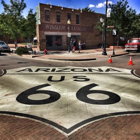 10 Best Roadside Attractions Along Route 66 Drivin And Vibin