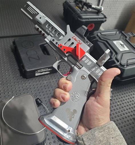 One Of The Coolest Guns Ive Ever Seen At Ipsc The Razor Cat H Bar