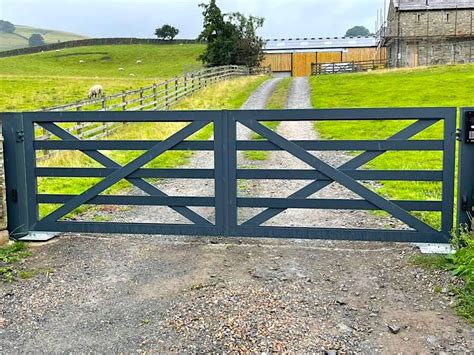 Farm Aluminium Gates Anthracite00001 Livewire