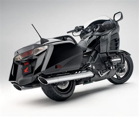 In partnership with 5four motorcycles, just 54 will be crafted. Honda Gold Wing F6B/Gold Wing F6B Deluxe - 2013 | Honda ...