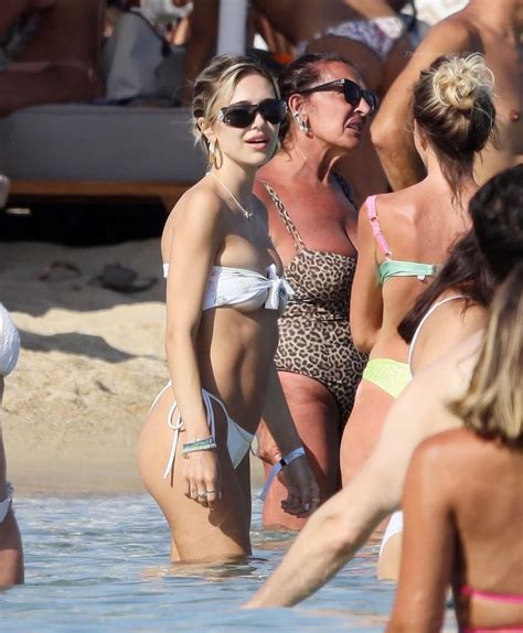 Delilah Belle Hamlin Looks Sensational In A Barely There Bikini In Mykonos 49 Photos