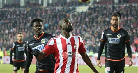 31 ocak 2021 pazar 18:13 bu sonucun ardından alanyaspor puanını 37'ye yükseltirken galibiyet hasreti 4 maça çıkan dg sivasspor ise 24 puanda kaldı. Sivasspor ile Alanyaspor 7. randevuda