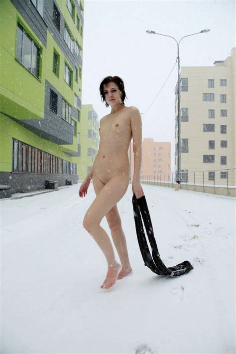 Short Haired Bruneete Walks Naked At Winter Streets Russian Sexy Girls